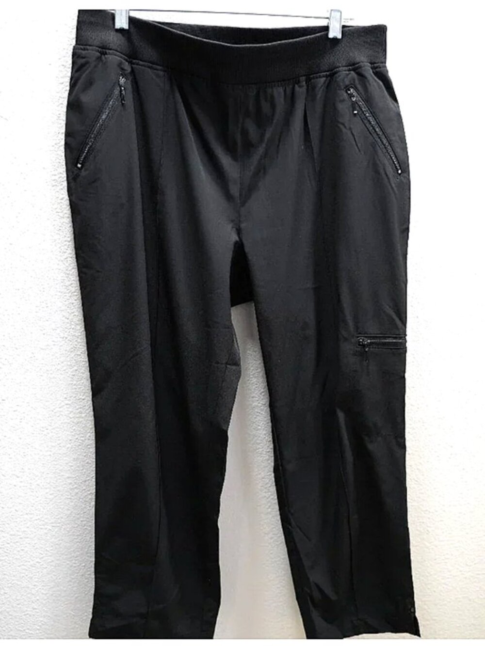 Chico's Zenergy Gwen Black Zip Crop Pants size 1